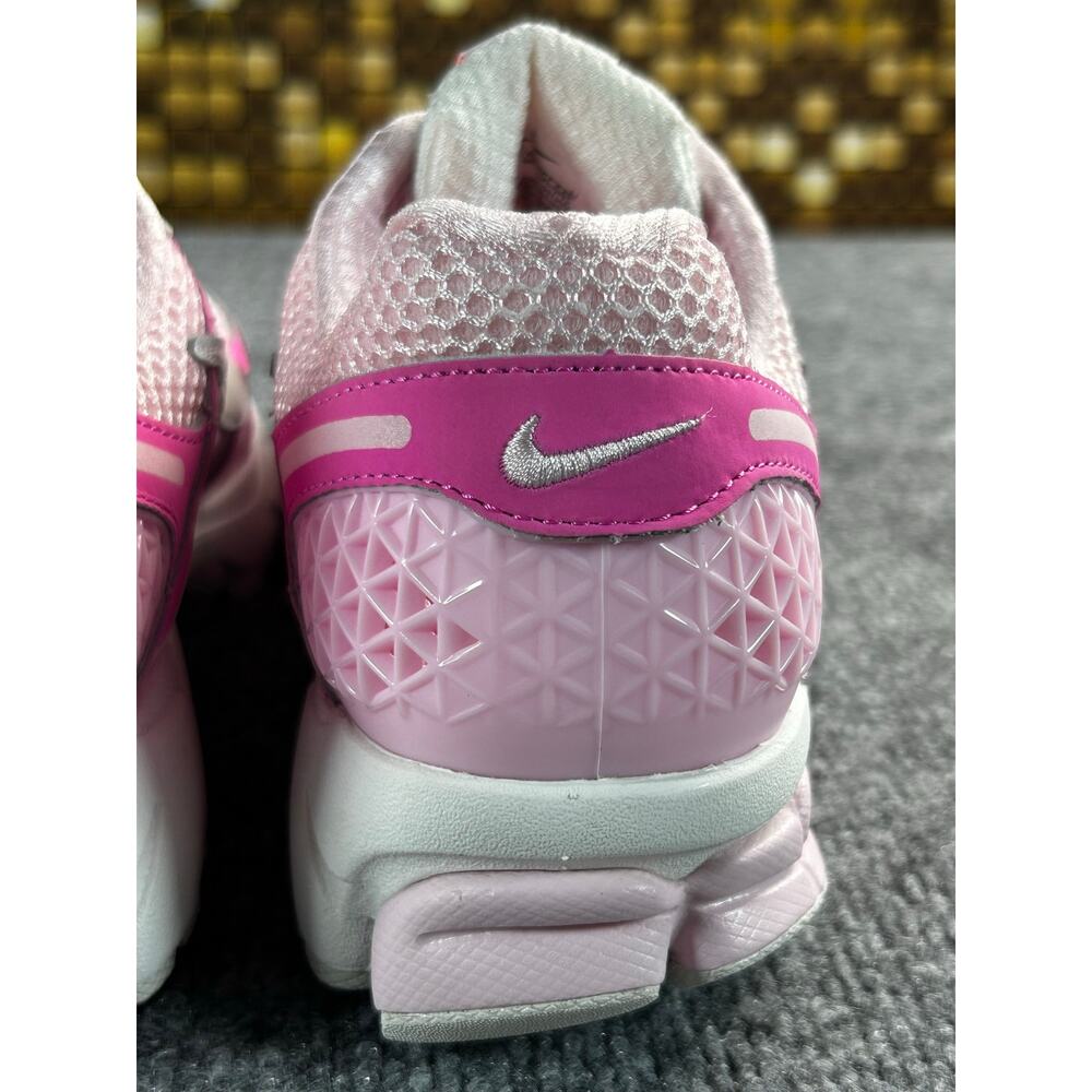 Nike Vomero 18 Women's Running Shoes Pink White Gray Size 8.5 New No Box - Picture 8 of 15